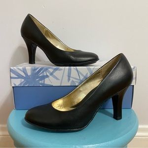 euro soft by sofft annabel black leather pumps